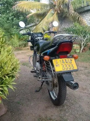 Bajaj CT100 2013