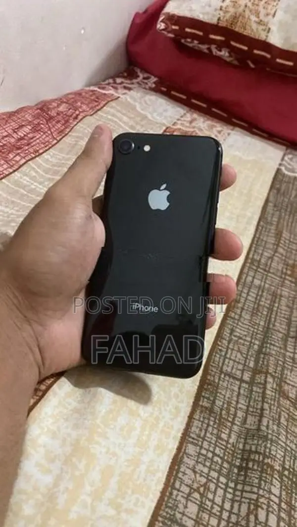 Apple iPhone 8 (Used)
