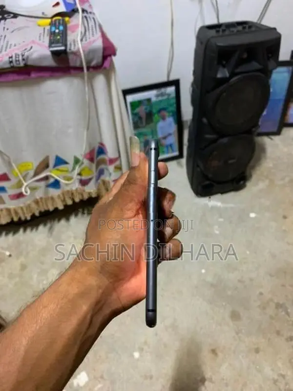 Apple iPhone 8 (Used)