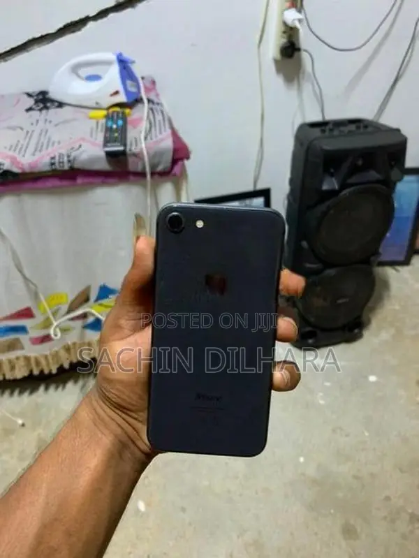 Apple iPhone 8 (Used)