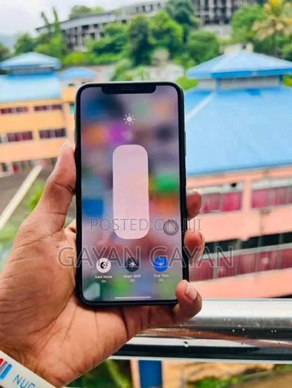 Apple iPhone XS (Used)