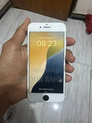 Apple iPhone SE 2 (Used)