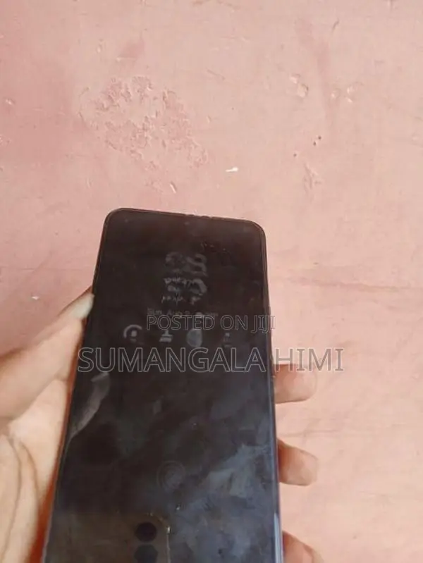 Samsung Galaxy S22 (Used)