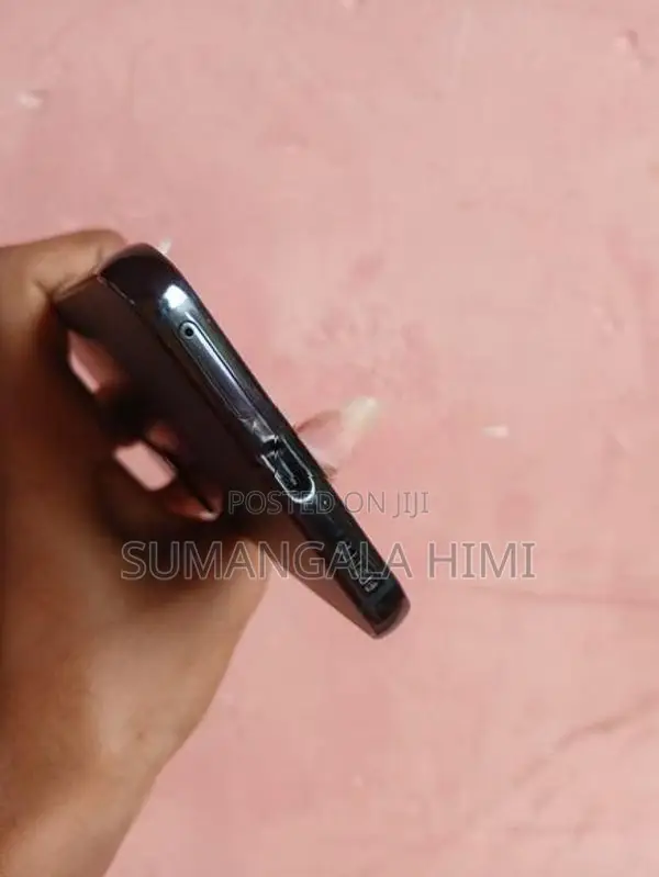Samsung Galaxy S22 (Used)