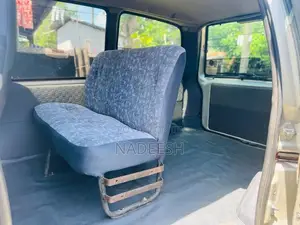 Nissan Serena 2000 Van (Used)