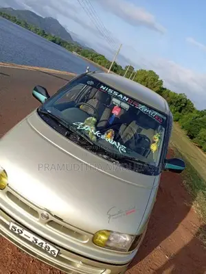 Nissan Serena 1992 Van (Used)