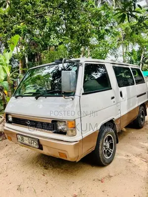 Mahindra VOYAGER 2004 Van (Used)