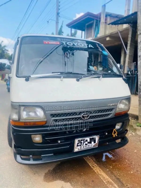 Toyota Dolphin 1994 Van (Used)