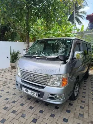 Nissan E25 2007 Van (Used)