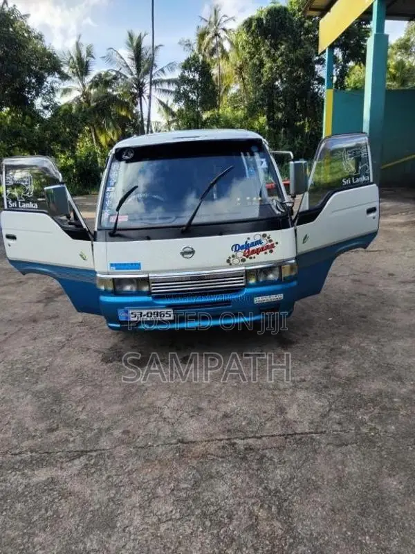 Nissan Caravan 1988 Van (Used)
