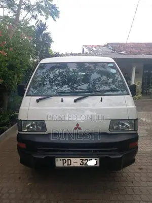 Mitsubishi PO15 2011 Van (Used)