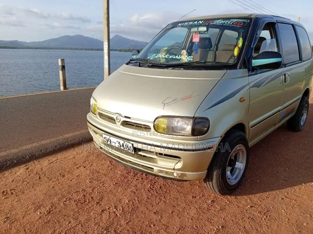 Nissan Serena 1992 Van (Used)