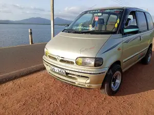 Nissan Serena 1992 Van (Used)
