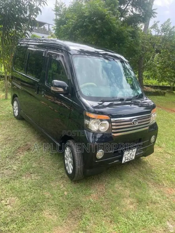 Daihatsu ATRAI 2017 Van (Used)