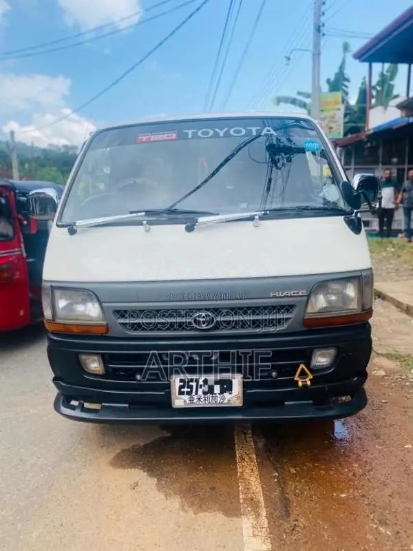 Toyota Dolphin 1994 Van (Used)