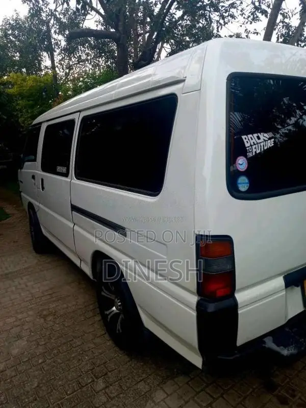Mitsubishi PO15 2011 Van (Used)