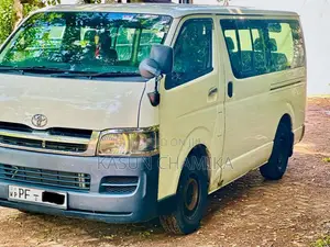 Toyota KDH 200 2006 Van (Used)