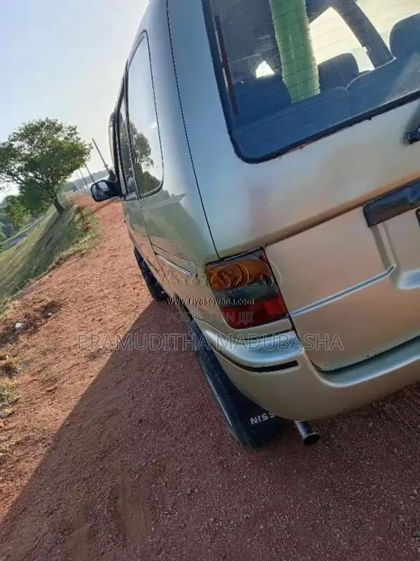 Nissan Serena 1992 Van (Used)