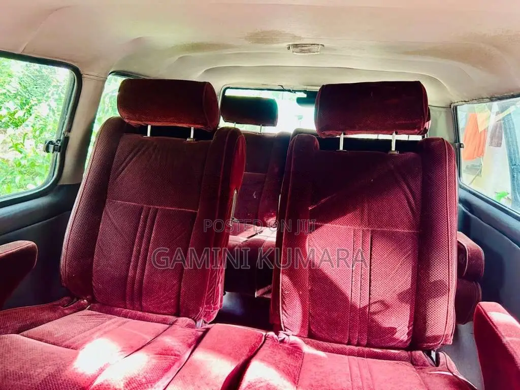 Mahindra VOYAGER 2004 Van (Used)