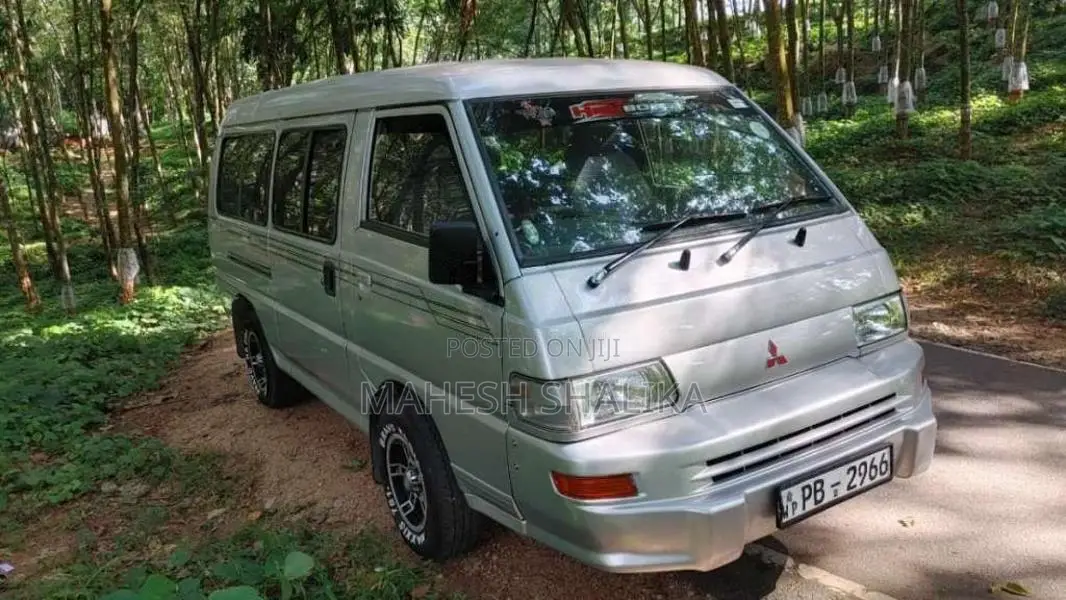 Mitsubishi PO15 2001 Van (Used)