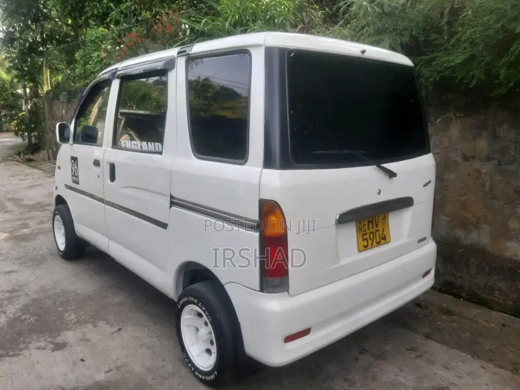 Daihatsu S200 2000 Van (Used)