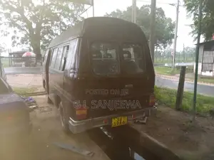 Isuzu ELF 1983 Van (Used)