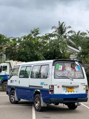 Nissan Caravan 1993 Van (Used)