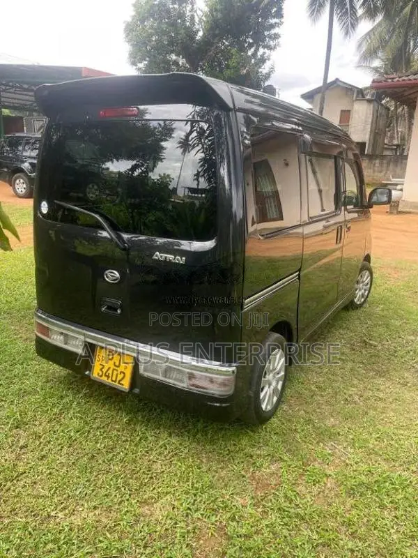 Daihatsu ATRAI 2017 Van (Used)