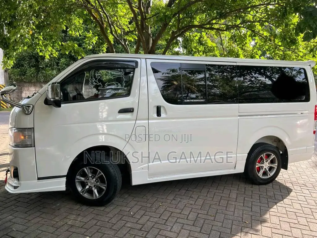 Toyota KDH205 2007 Van (Used)