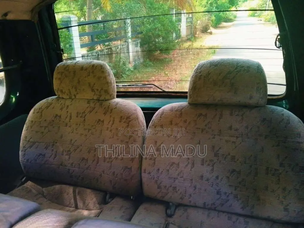 Nissan Serena 1992 Van (Used)