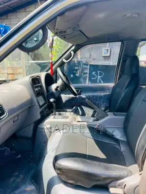 Nissan Serena 2000 Van (Used)
