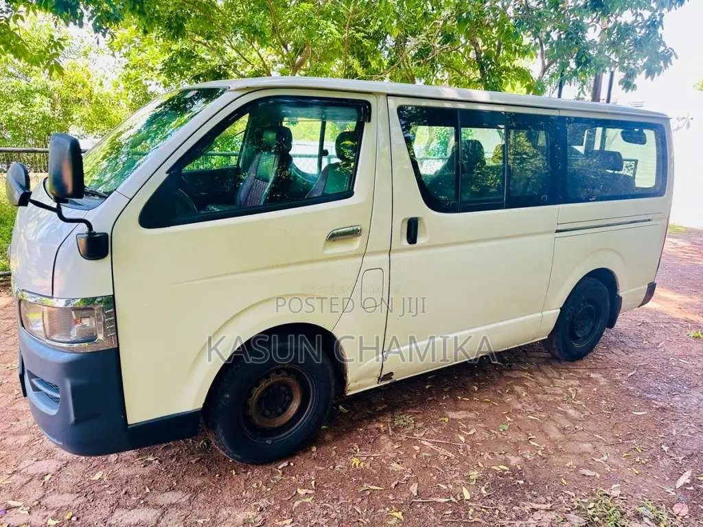 Toyota KDH 200 2006 Van (Used)