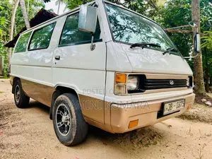 Mahindra VOYAGER 2004 Van (Used)