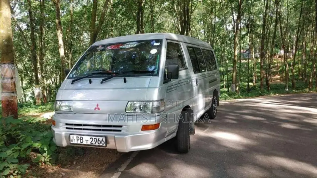 Mitsubishi PO15 2001 Van (Used)