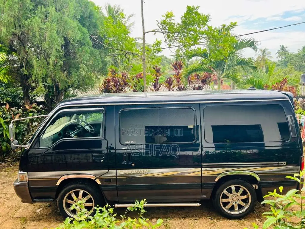 Nissan Caravan 2000 Van (Used)