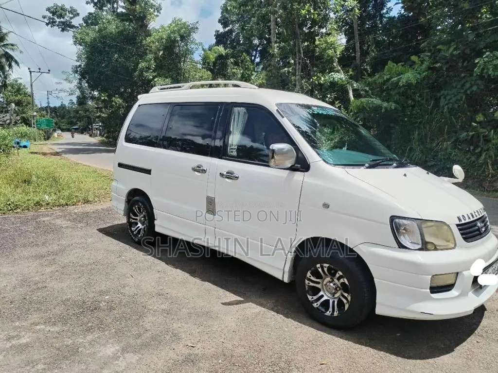 Toyota Noah 2006 Van (Used)