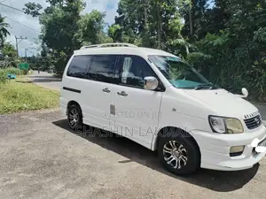 Toyota Noah 2006 Van (Used)