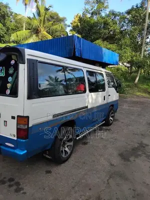 Nissan Caravan 1988 Van (Used)