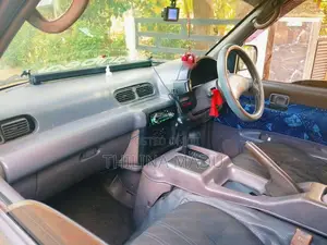 Nissan Serena 1992 Van (Used)
