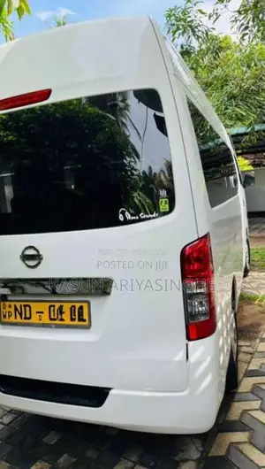 Nissan NV 350 2017 Van (Used)