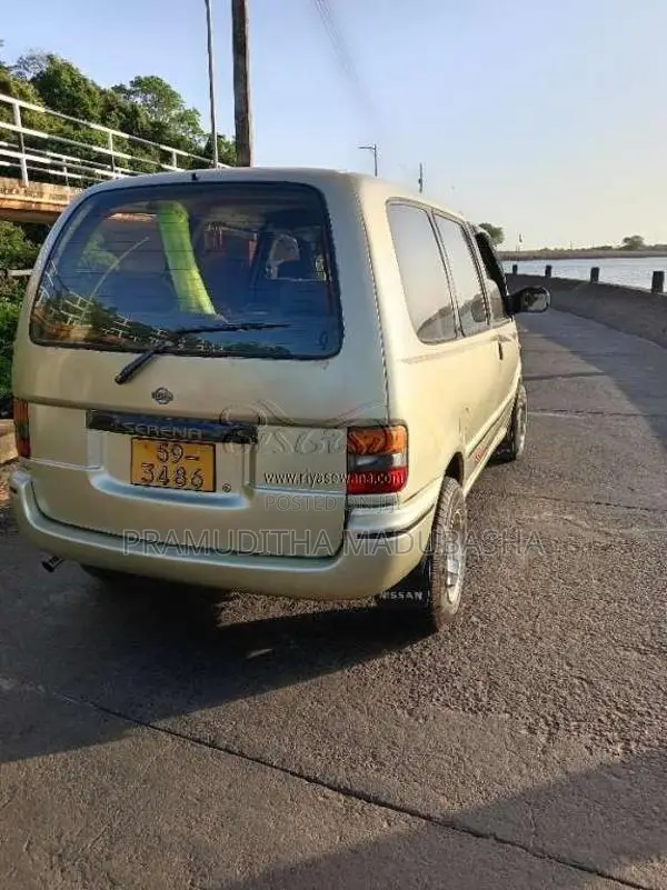 Nissan Serena 1992 Van (Used)