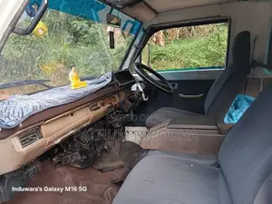 Mitsubishi L300 1983 Van (Used)