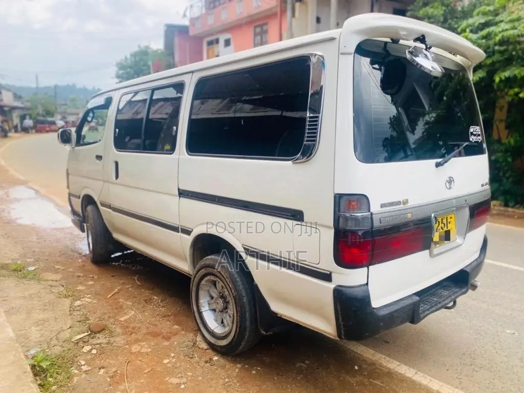Toyota Dolphin 1994 Van (Used)