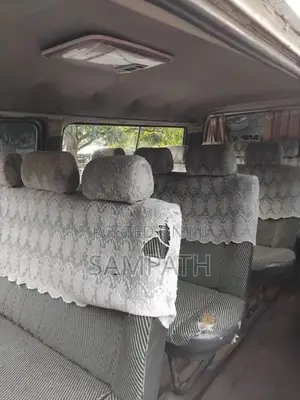 Nissan Caravan 1988 Van (Used)