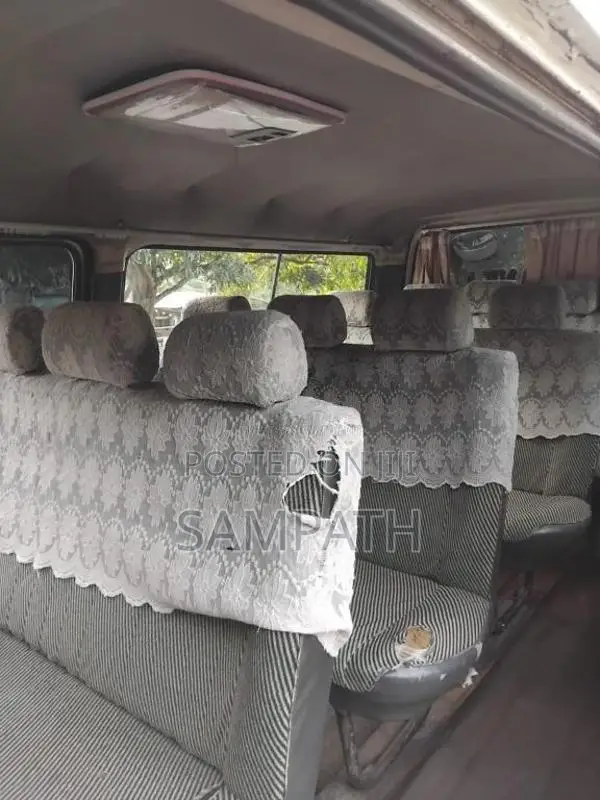 Nissan Caravan 1988 Van (Used)