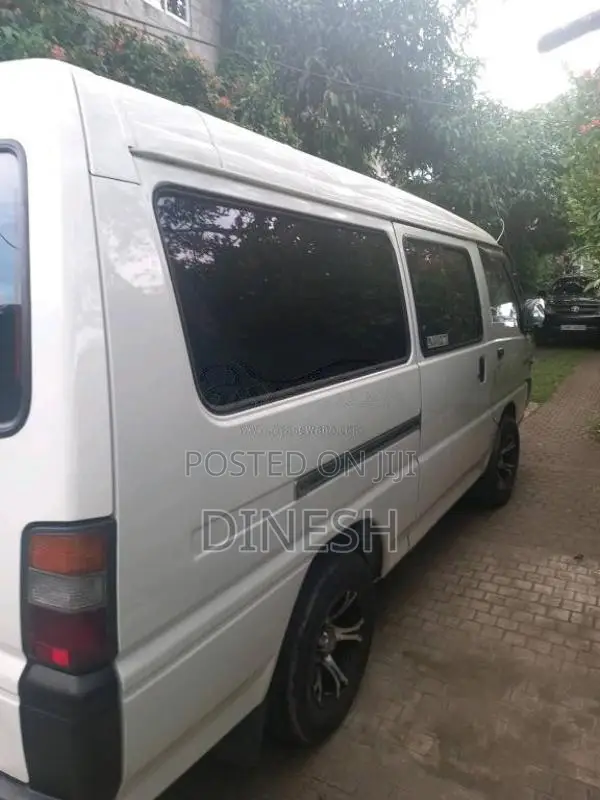 Mitsubishi PO15 2011 Van (Used)