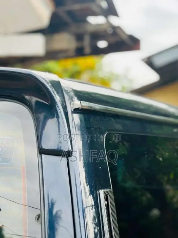 Nissan Caravan 2000 Van (Used)