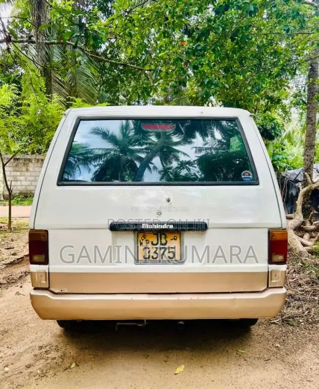 Mahindra VOYAGER 2004 Van (Used)