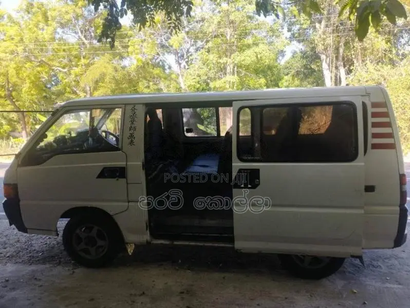 Mitsubishi PO5 1988 Van (Used)