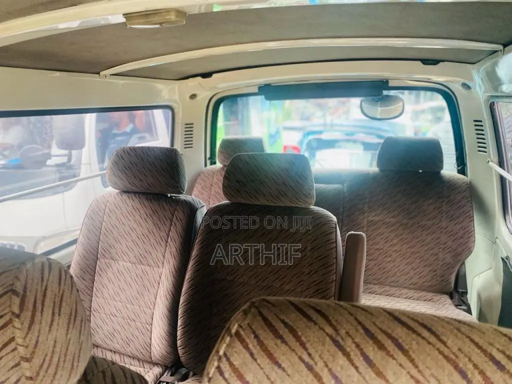 Toyota Dolphin 1994 Van (Used)